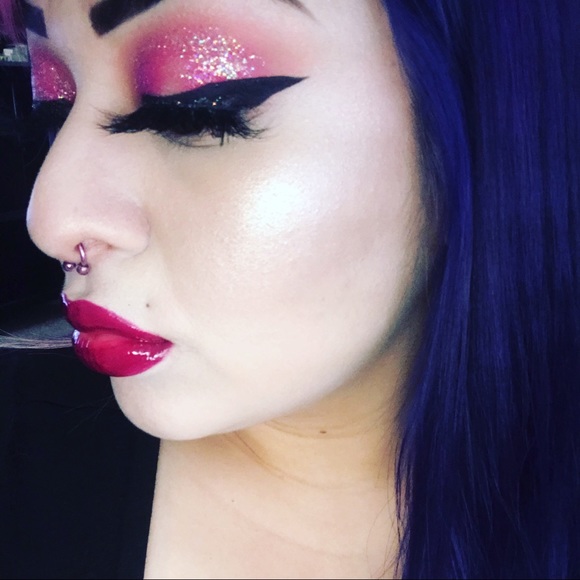 Meet your Posher, Valerie - Picture 1 of 1